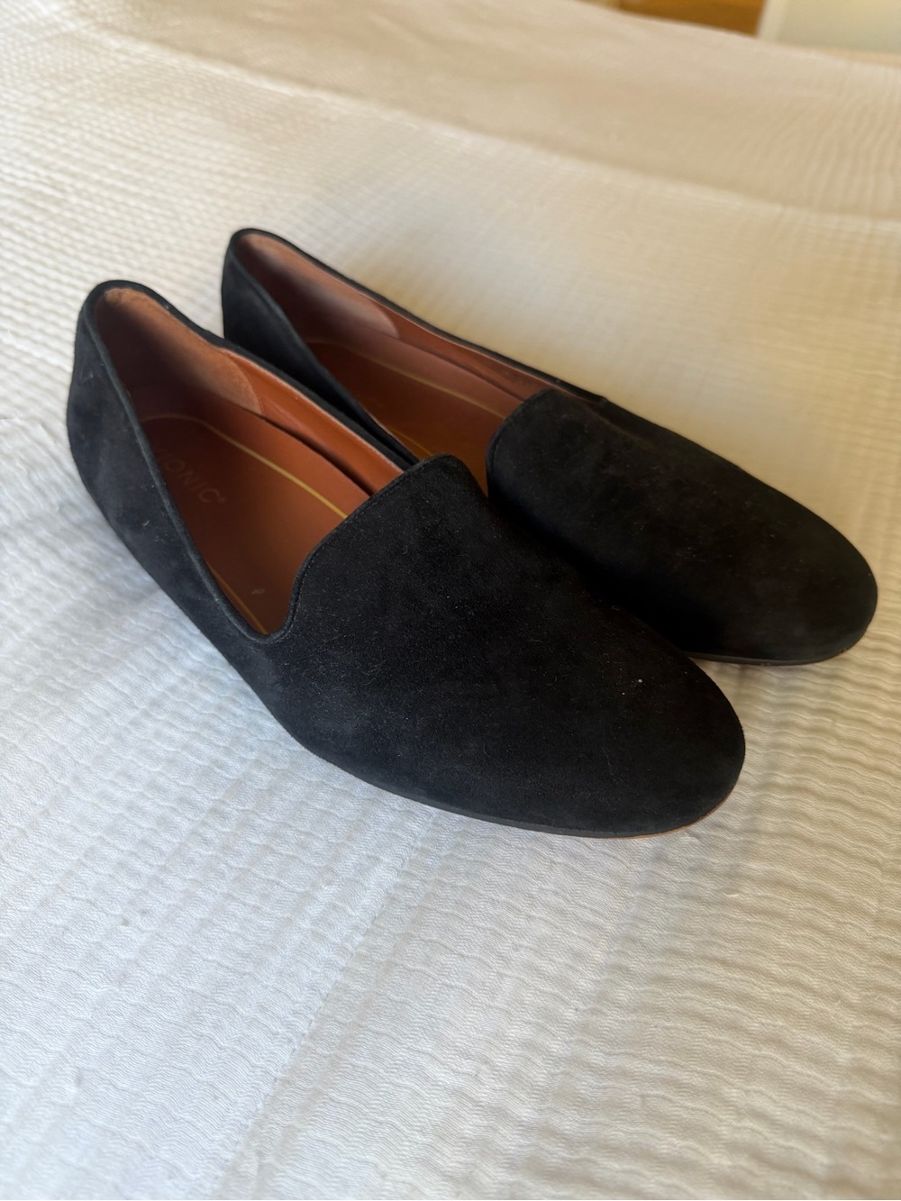 Vionic Black Suede Round-Toe Slip-On Flats size 11